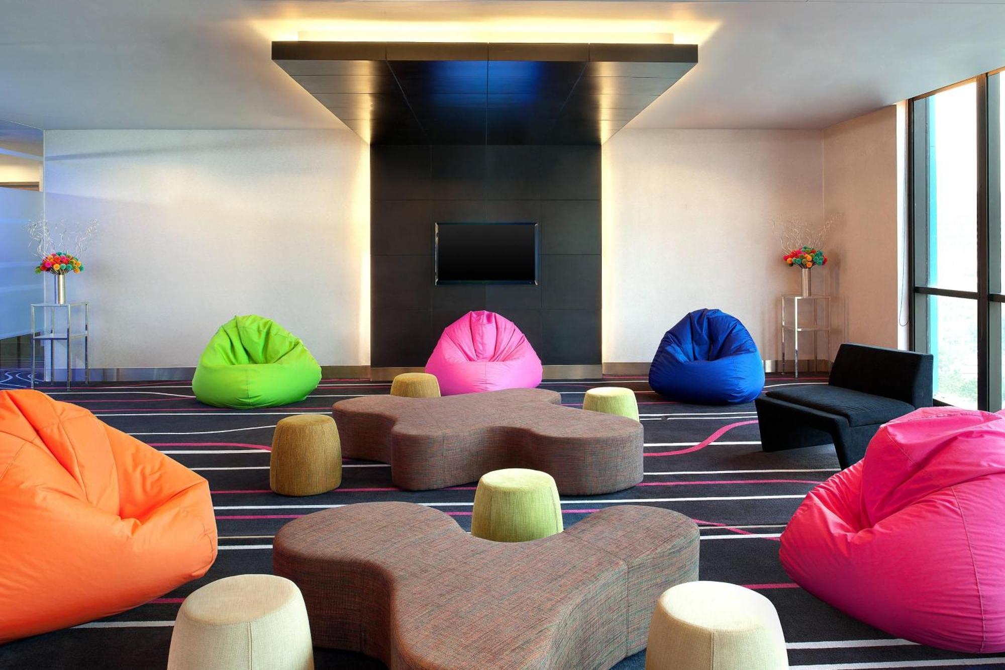 Aloft Bangkok - Sukhumvit 11 Otel Dış mekan fotoğraf