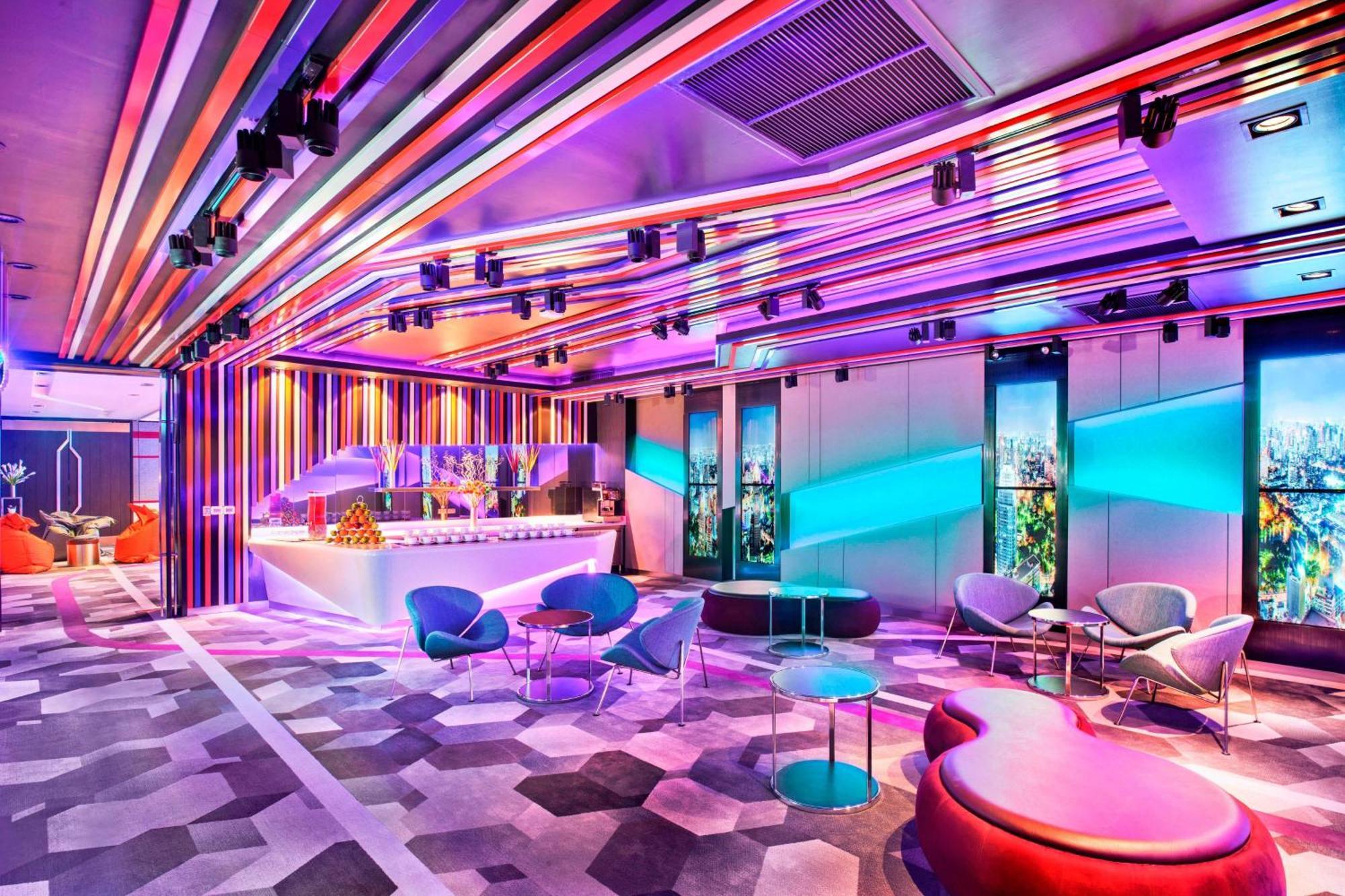 Aloft Bangkok - Sukhumvit 11 Otel Dış mekan fotoğraf